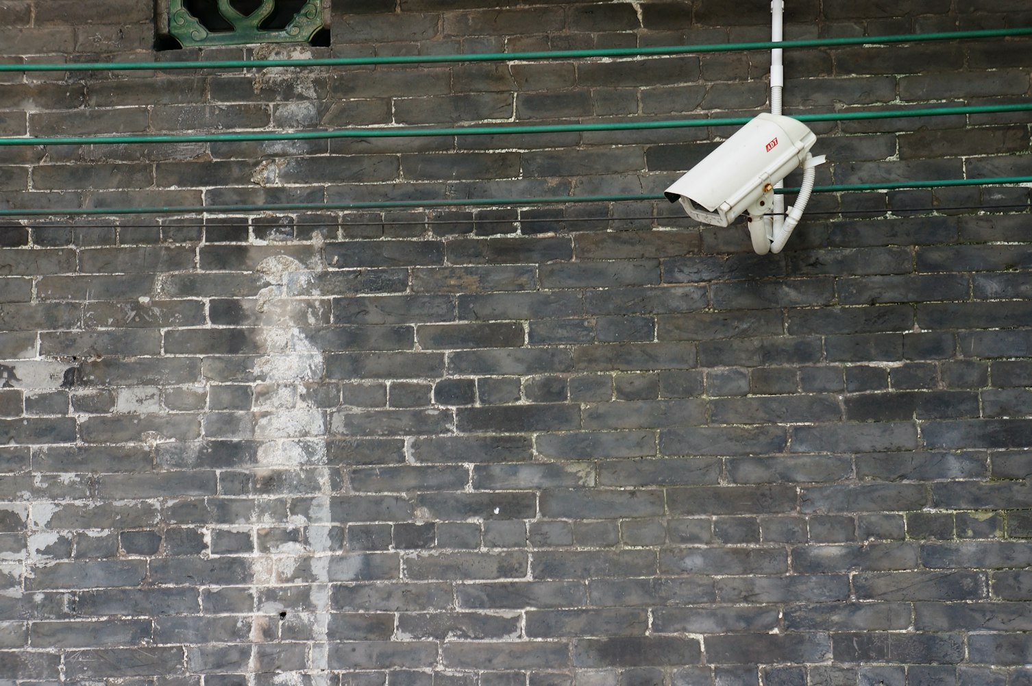 防滑路面哪里比较安全？我家老小都摔过之后，我认真研究了一番